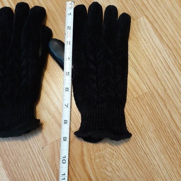 Used GC Isotoner Chenille Knit Gloves Black OS winter stretch glove E21 - Picture 7 of 9